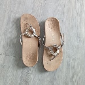 Vionic gold sandals size 10